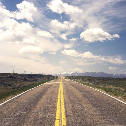 road-gb9eefbb1f_1920
